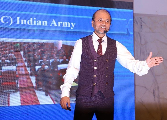 Deepak Kapoor leadership training session with corporate team